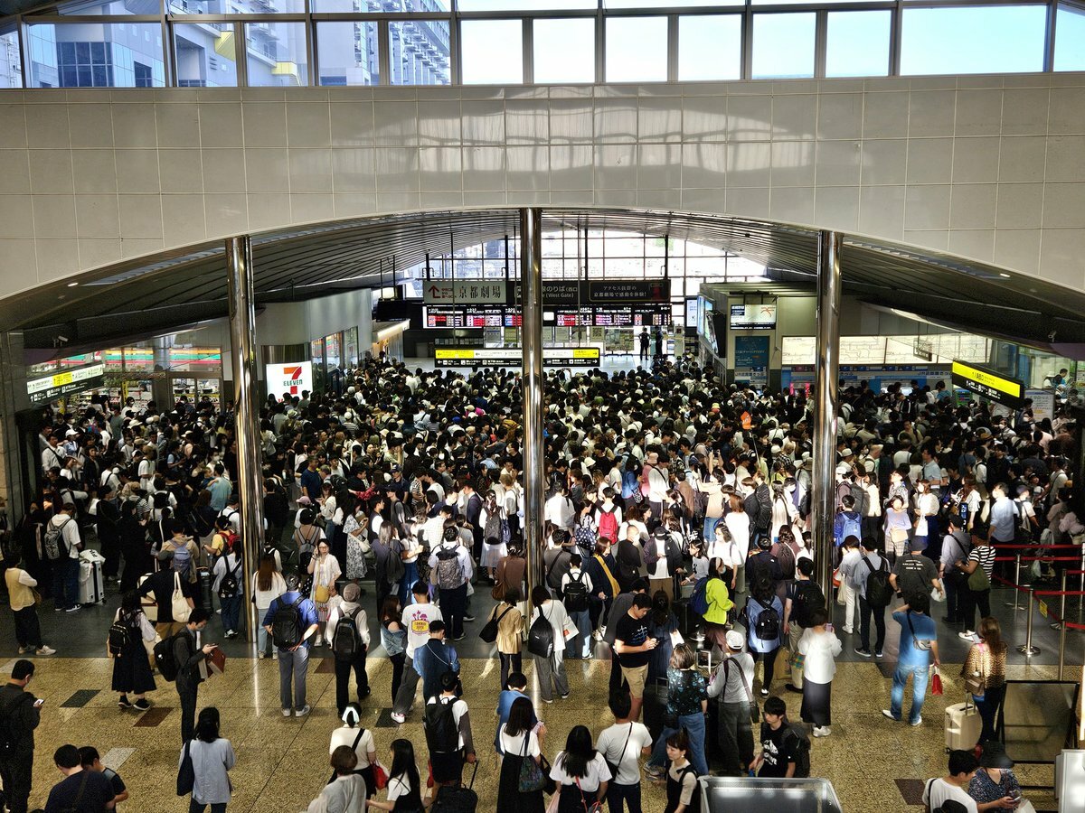 京都駅　混雑具合